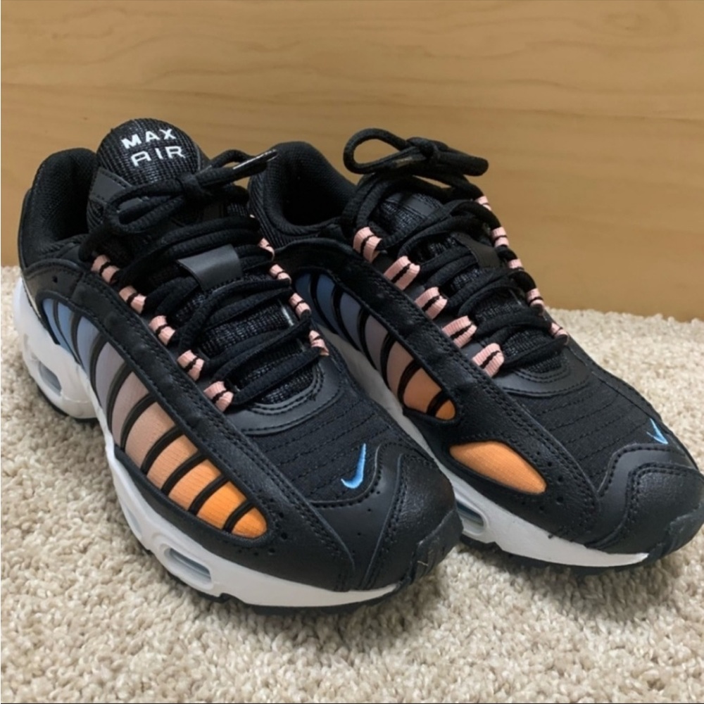 Nike Tailwind Athletic shoes 7.5